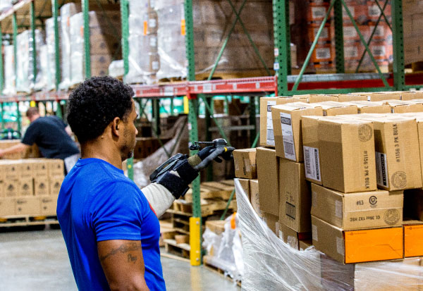 Bin labeling system in warehouse